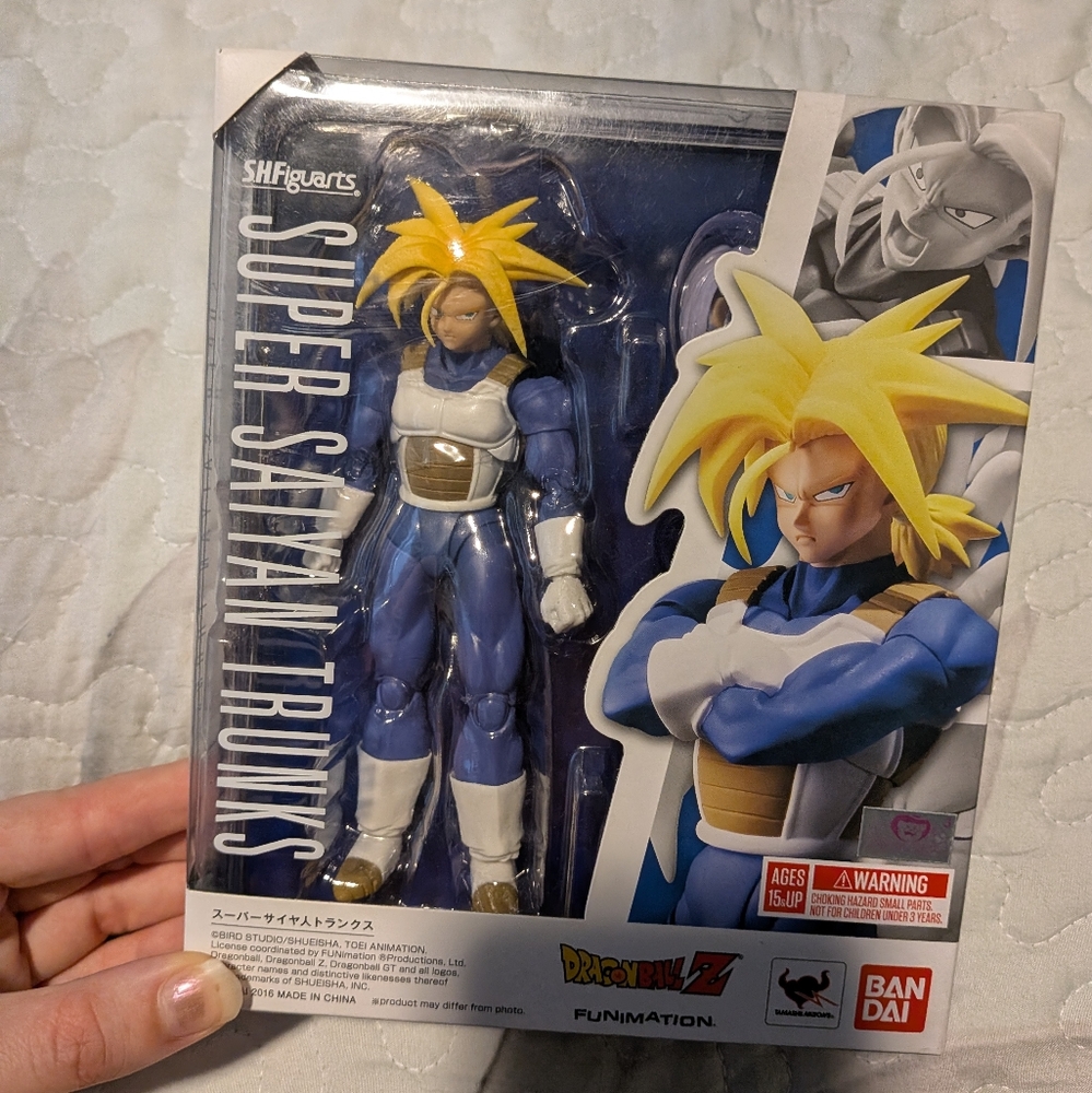 Super Saiyan Trunks Bandai Figure